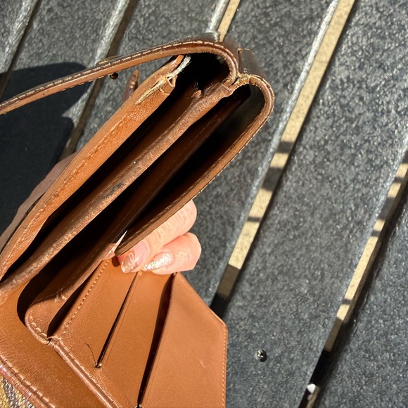 Louis Vuitton Caramel Vernis Monogram Compact Wallet - Picture 9 of 9